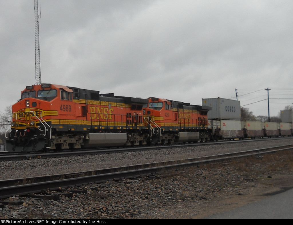 BNSF 4989 West